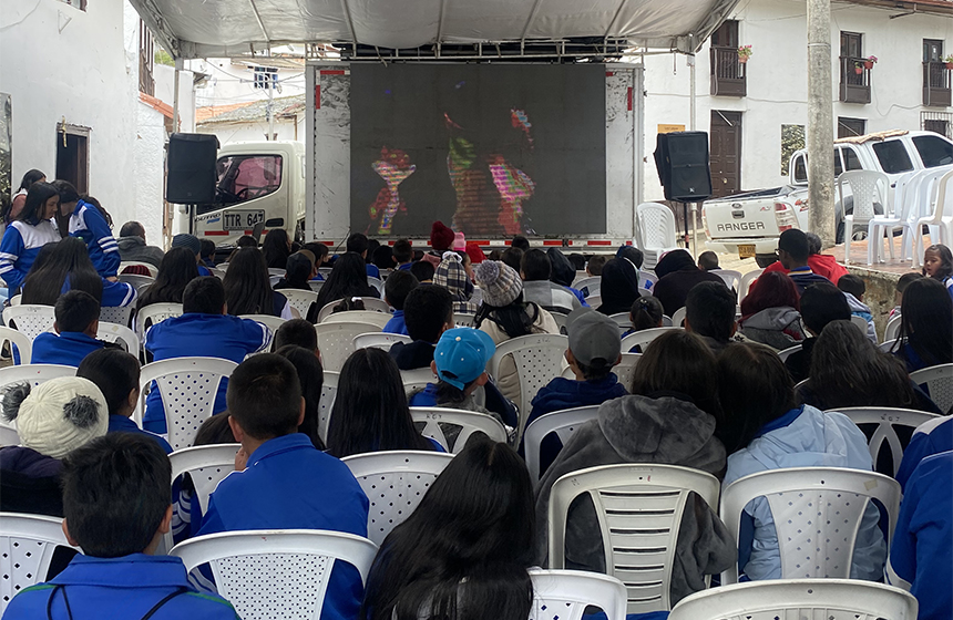 Ecocinema al aire libre de la CDMB llega a los territorios más apartados de la jurisdicción