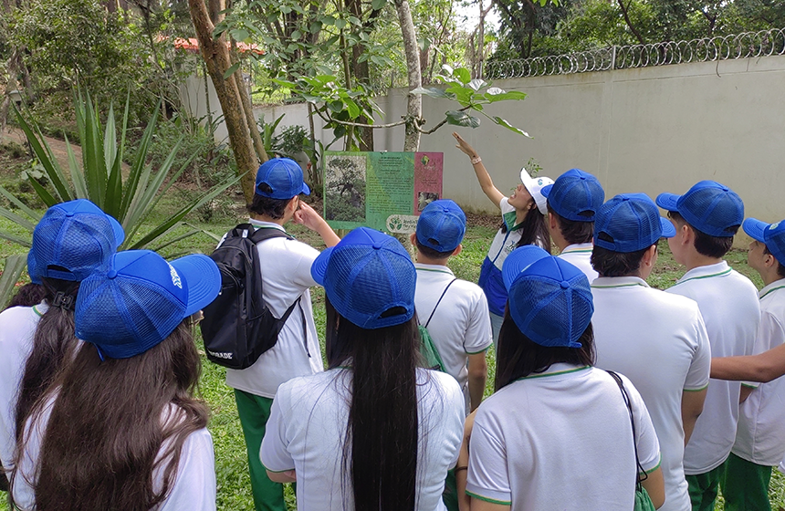 CDMB sensibiliza a más de mil estudiantes en conmemoración del “Día Mundial del Agua”