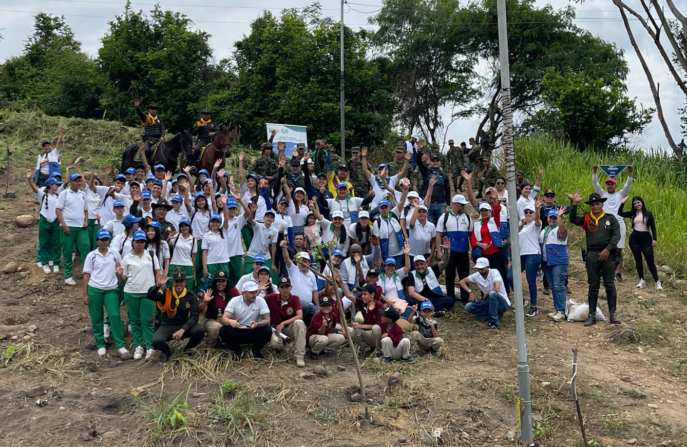 CDMB y aliados de la Burbuja Ambiental restauran el predio “Las Hamacas (parte)”