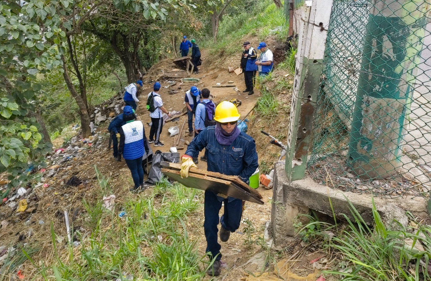CDMB avanza con liderazgo ambiental en barrios de la Comuna 2, con el objetivo de recuperar espacios verdes y generar conciencia ambiental